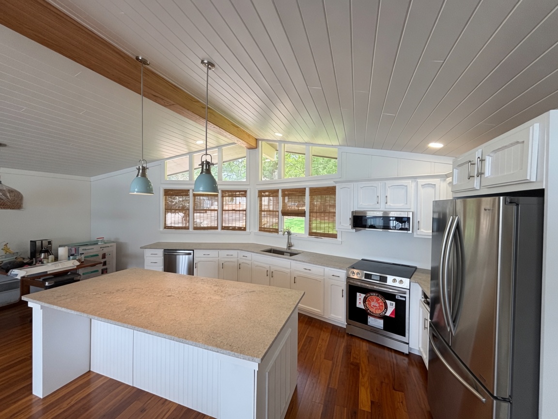 Itanus White Granite Kitchen on Lake Murray 