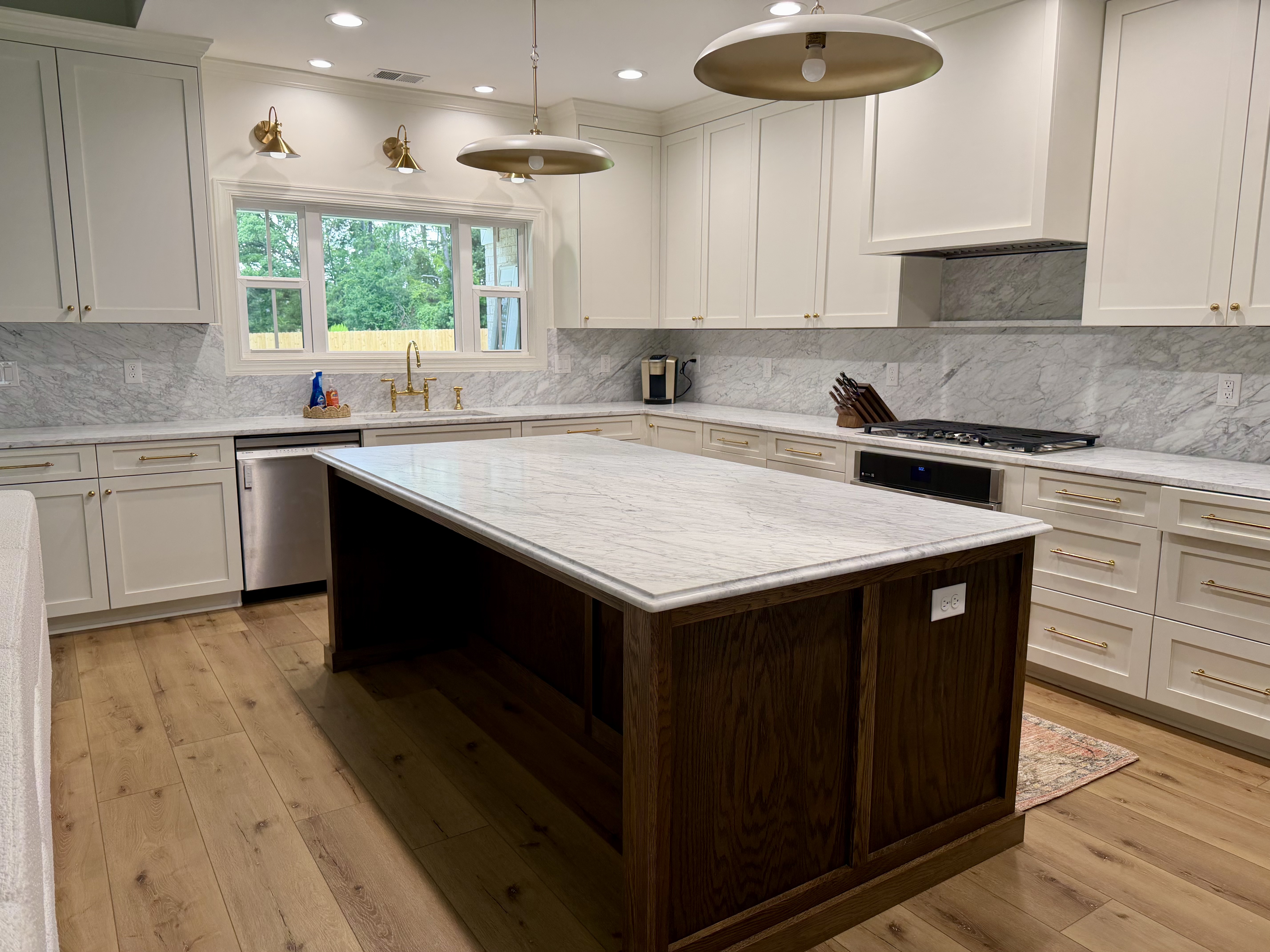 Lexington kitchen in White Ice quartz